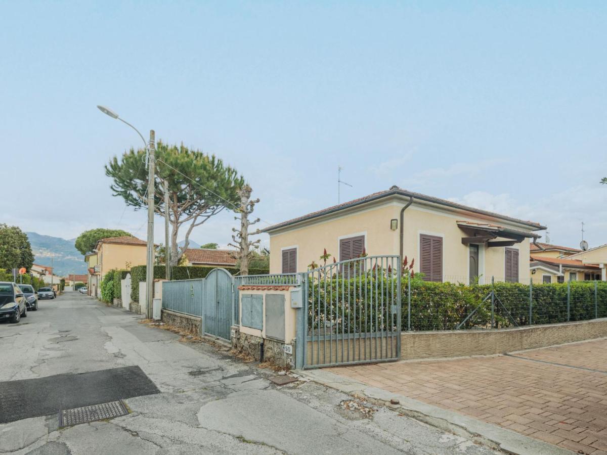 Holiday Home Manuela By Interhome Marina di Pietrasanta Buitenkant foto